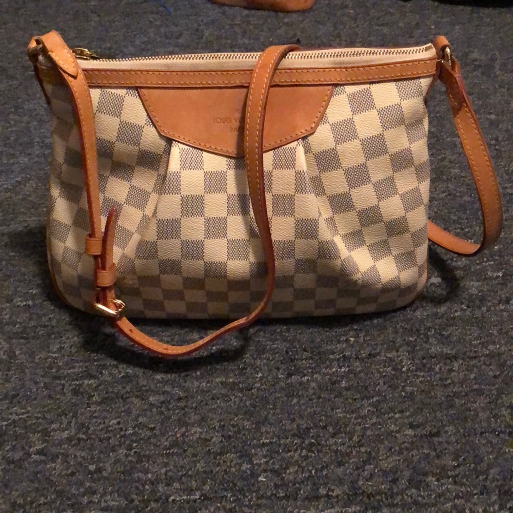 Louis Vuitton Damier